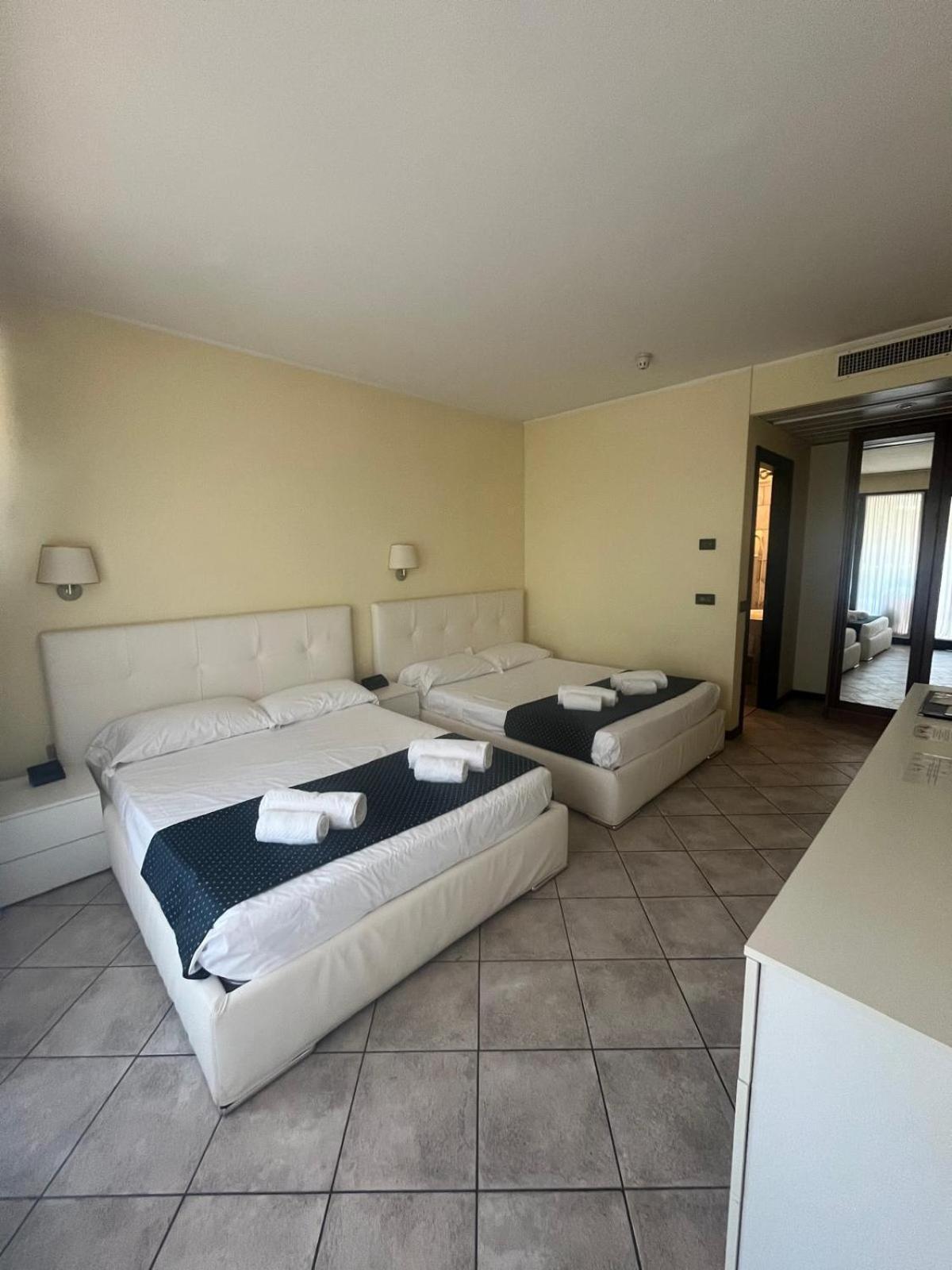 Yachting Mistral 3*